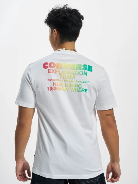 Converse Herren T-Shirt Explorers Wanted Graphic In Weiß 2 Converse Herren T-Shirt Explorers Wanted Graphic In Weiß – Bild 2