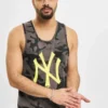 NEW ERA Herren Tank Tops MLB New York Yankees In Camouflage