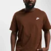 Nike Herren T-Shirt Sportswear Club In Braun
