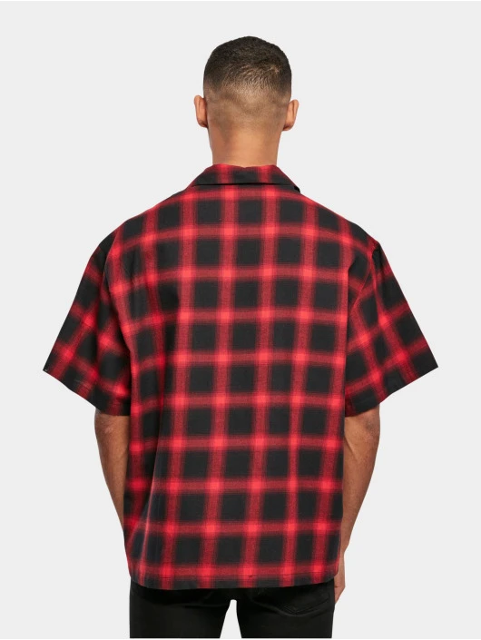 URBAN CLASSICS Herren Hemd Loose Checked Resort S/S In Schwarz 2 URBAN CLASSICS Herren Hemd Loose Checked Resort S/S In Schwarz – Bild 2